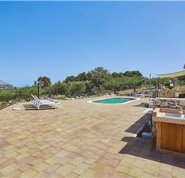 4 bedroom villa with pool, Castellammare del Golfo, sleeps 8-9